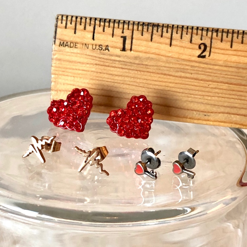 Love earring bundle - Picture 2 of 3